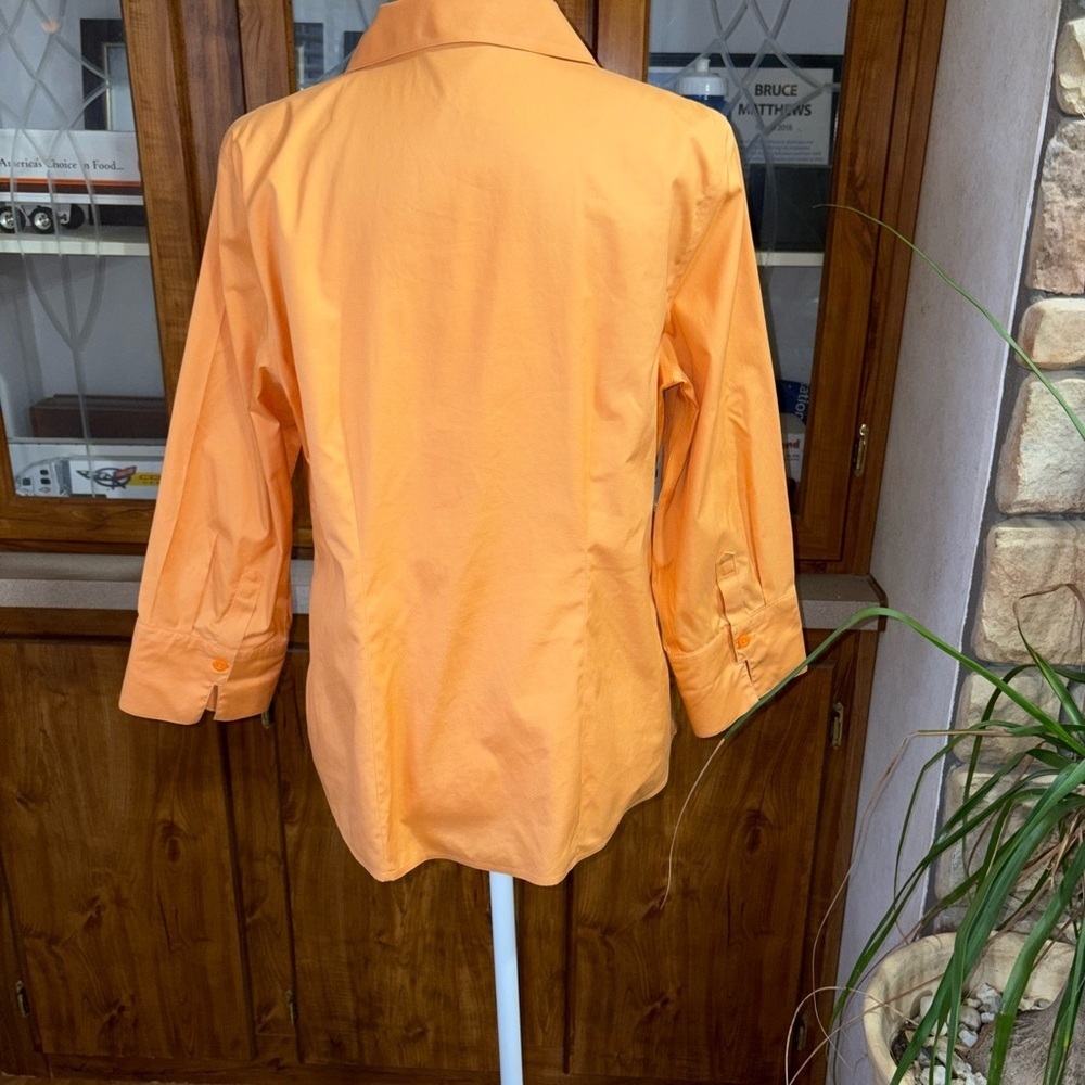 CHICOS SIZE 1 SIZE MEDIUM SIZE 8 ORANGE 3/4 SLEEVE HIDDEN BUTTON TOP - Picture 5 of 5